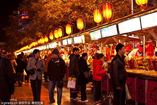 北京夜市繁华再现，美食、文化与生活的交汇盛宴